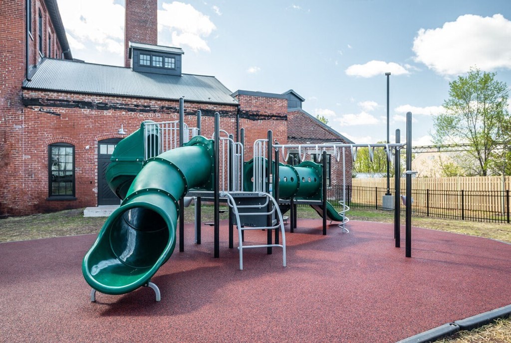 The Willows At East Greenville Apartments, 401 W 4th Street, East